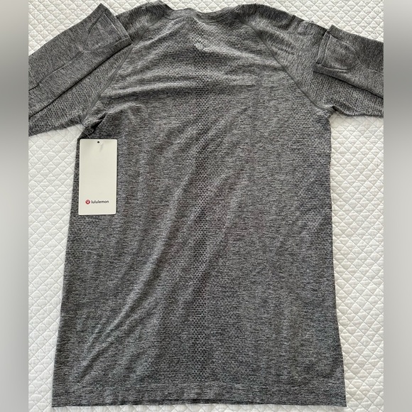 Lululemon Athletica Swiftly Tech Long Sleeve in Slate/white 2.0 SZ 10 NWT - Picture 9 of 11